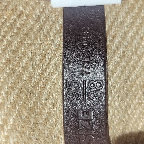 Levi's Wide Elastic Belt Tan Brown bovine Leather Accent Adjustable Waist Belt - Picture 7 of 7